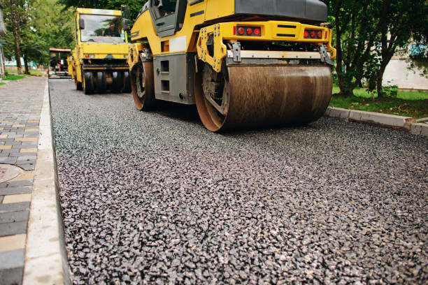 Best Driveway Paving Contractor  in Lake Elmo, MN